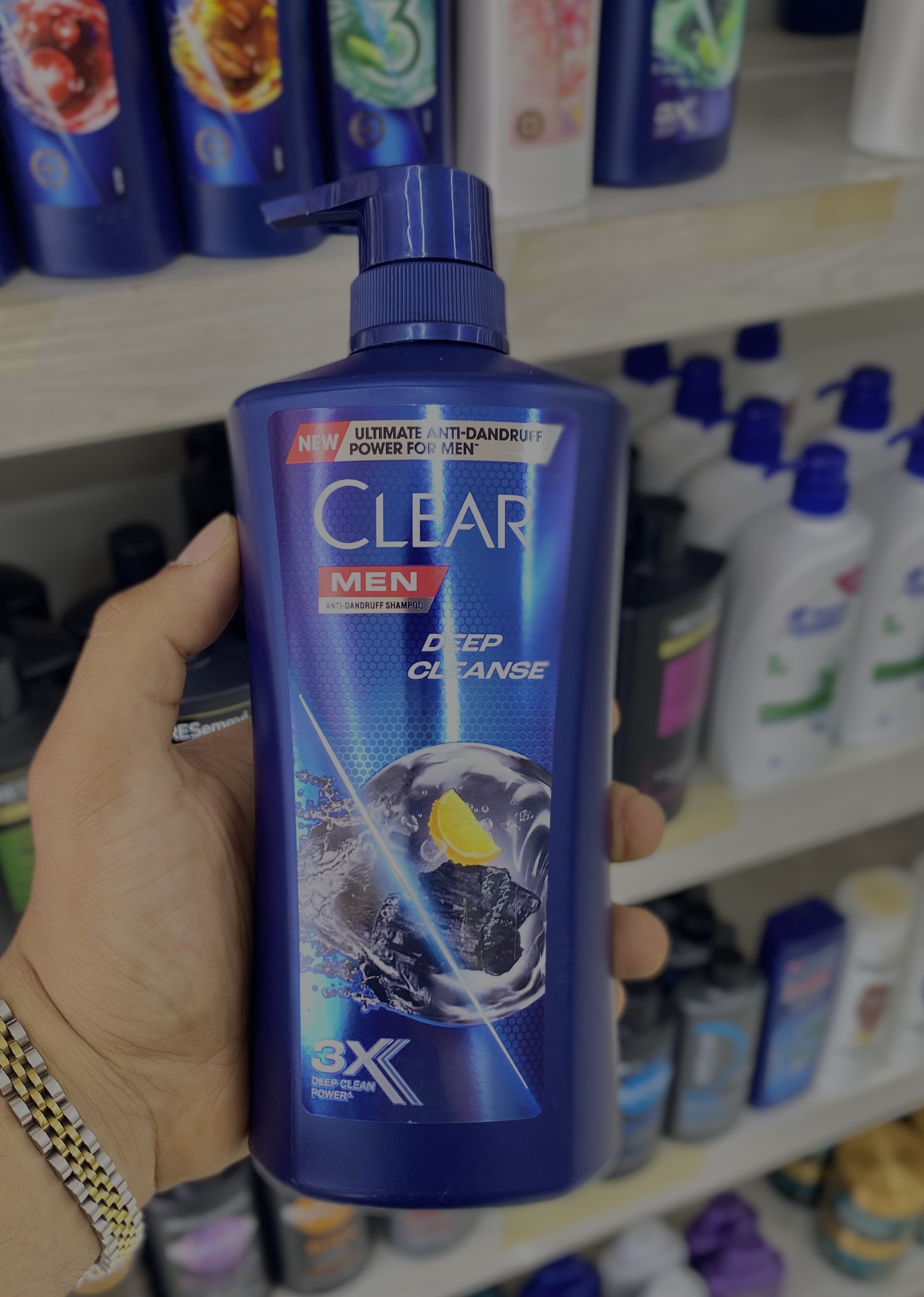 شامپو ضد شوره مردانه کلیر پمپی مدل Deep Clense حجم 650 میل