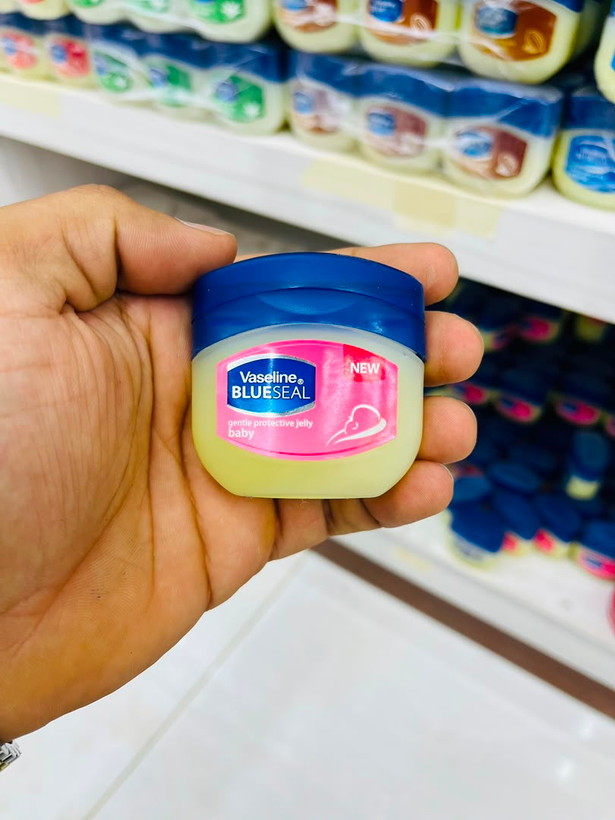 ژل محافظ وازلین بلو سیل مدل Baby Gentle Protective Jelly – مخصوص پوست لطیف کودک