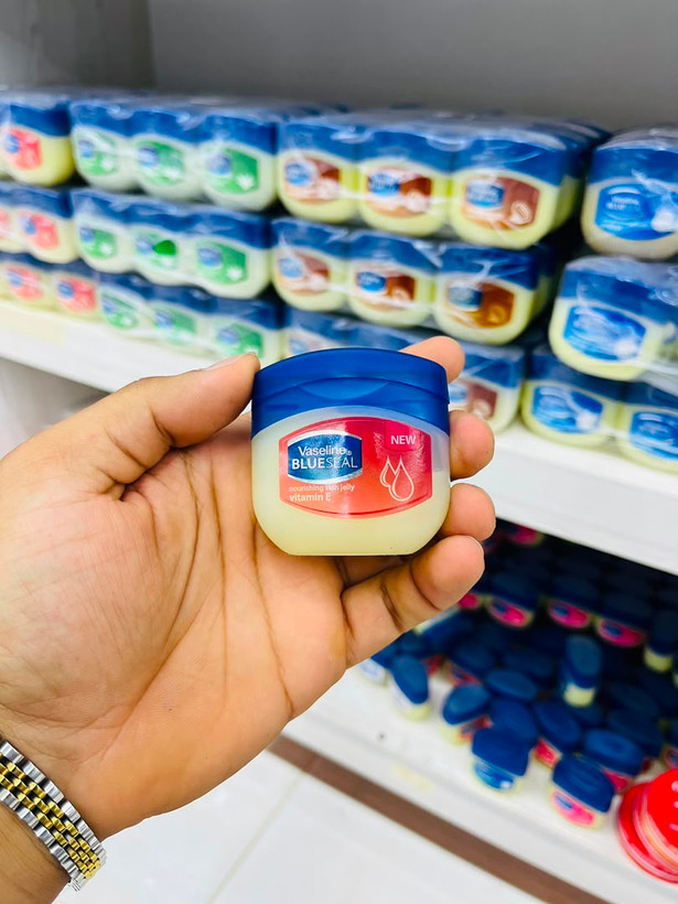 ژل وازلین بلو سیل مدل Vitamin E Nourishing Skin Jelly – ویتامین E