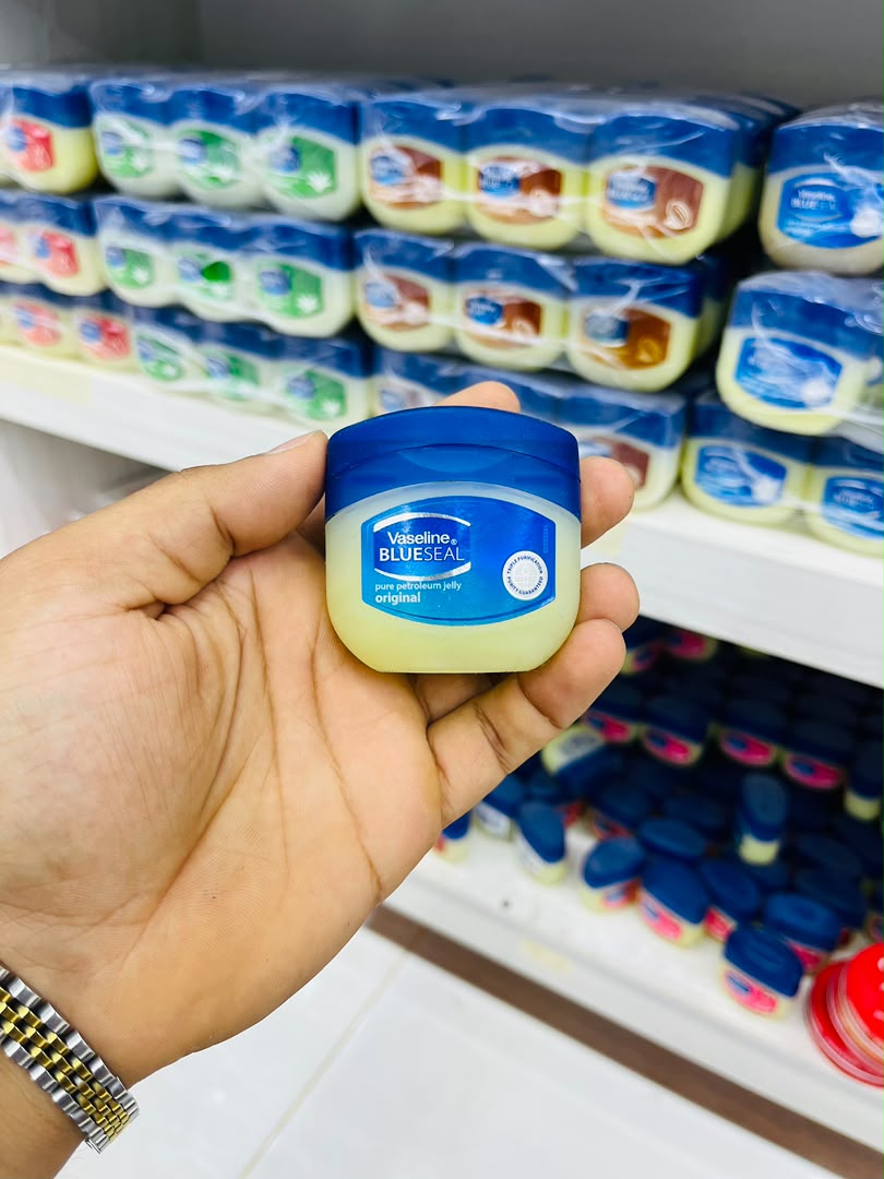 ژل وازلین بلو سیل مدل Original – پترولیوم ژلی خالص و مرطوب‌کننده پوست