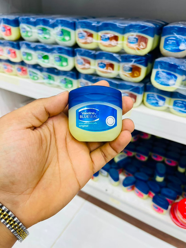 ژل وازلین بلو سیل مدل Original – پترولیوم ژلی خالص و مرطوبکننده پوست