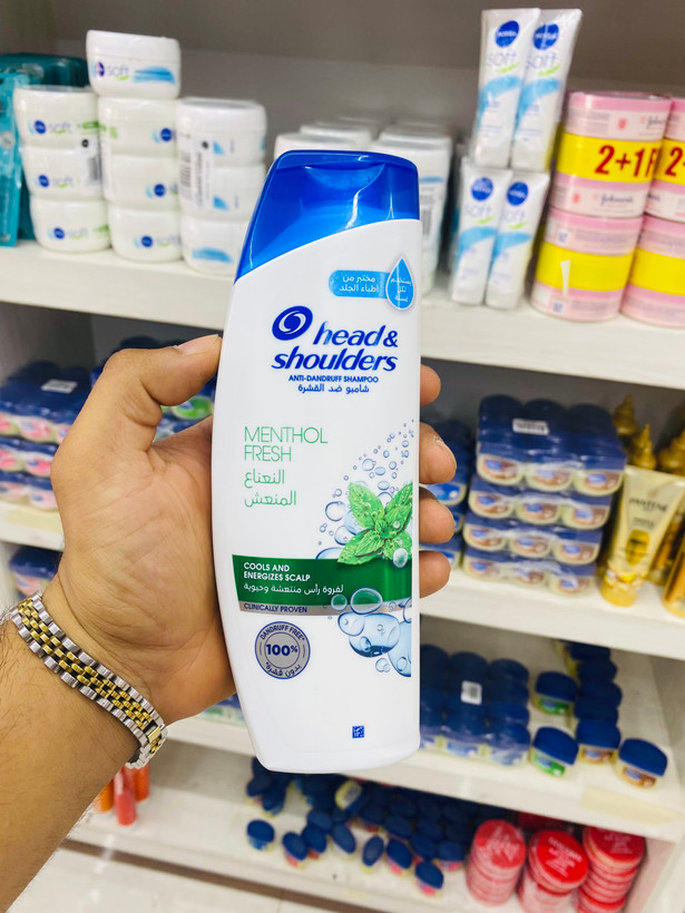 شامپو ضد شوره هد اند شولدرز مدل Menthol Fresh با رایحه و حس خنککننده منتول