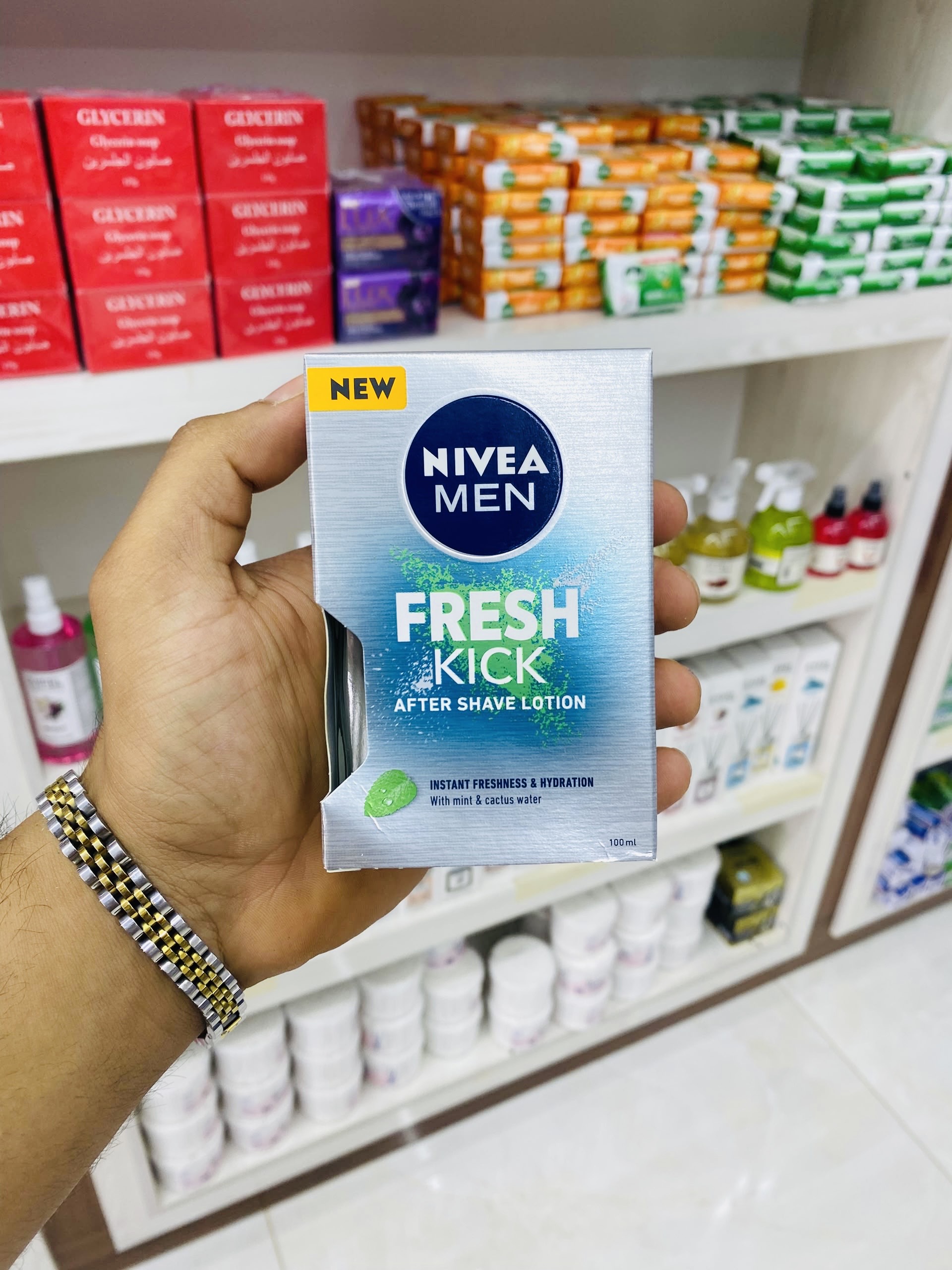 لوسیون بعد از اصلاح نیوآ من مدل Fresh Kick حجم ۱۰۰ میلی‌لیتر